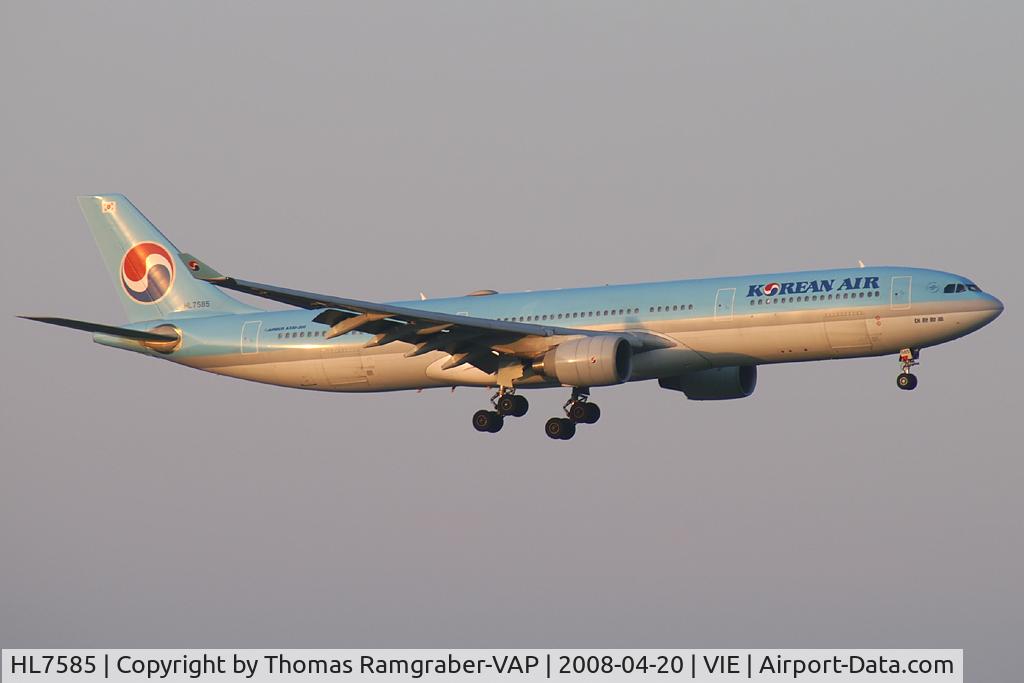 HL7585, Airbus A330-323 C/N 350, Korean Air Airbus A330-300