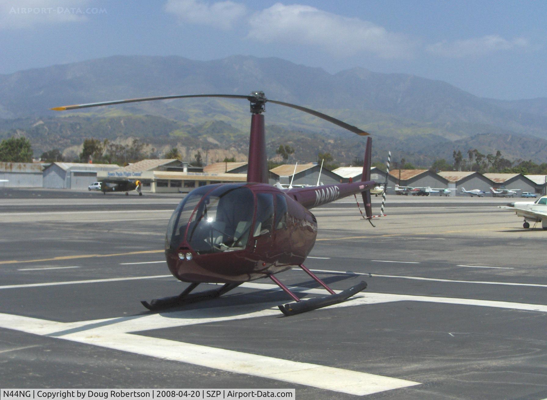 N44NG, 2001 Robinson R44 Clipper C/N 1078, 2001 Robinson R44 CLIPPER, Lycoming O-540-F1B5 260 Hp derated, on the SZP helipad