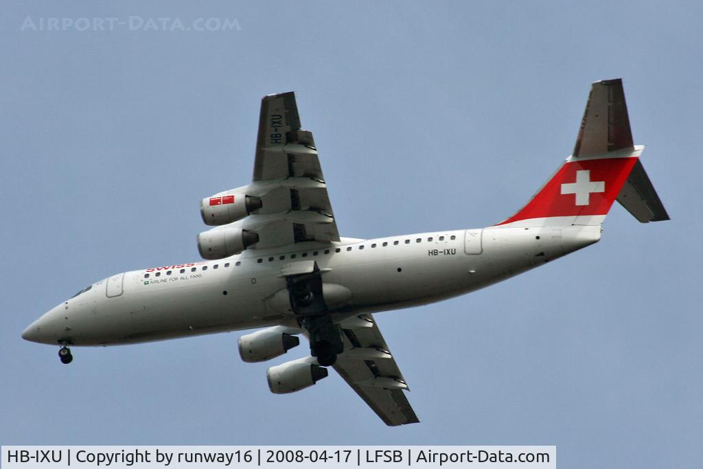 HB-IXU, 1995 British Aerospace Avro 146-RJ100 C/N E3276, landing ILS-34
