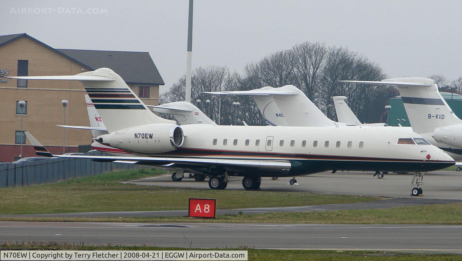 N70EW, 1999 Bombardier BD-700-1A10 Global Express C/N 9026, Global Express at Luton in April 2008