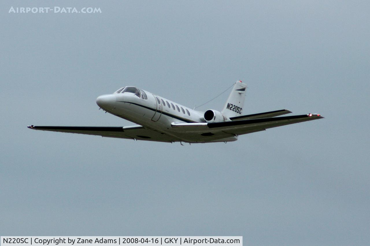 N220SC, 1995 Cessna 560 Citation Ultra C/N 560-0326, Departing Arlington Municipal - high wind and low cloud