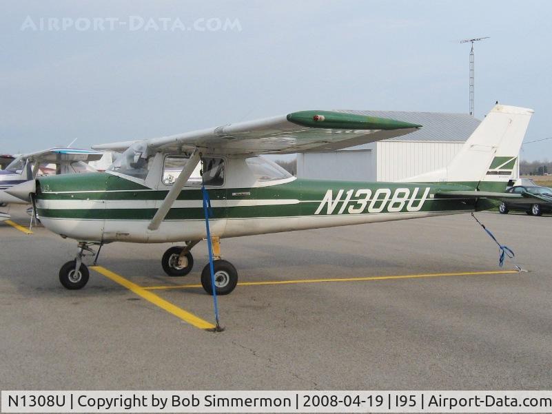 N1308U, 1966 Cessna 150G C/N 15065444, On the ramp at Kenton, OH