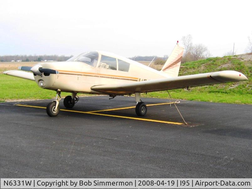 N6331W, 1964 Piper PA-28-140 C/N 28-20388, On the ramp at Kenton, OH