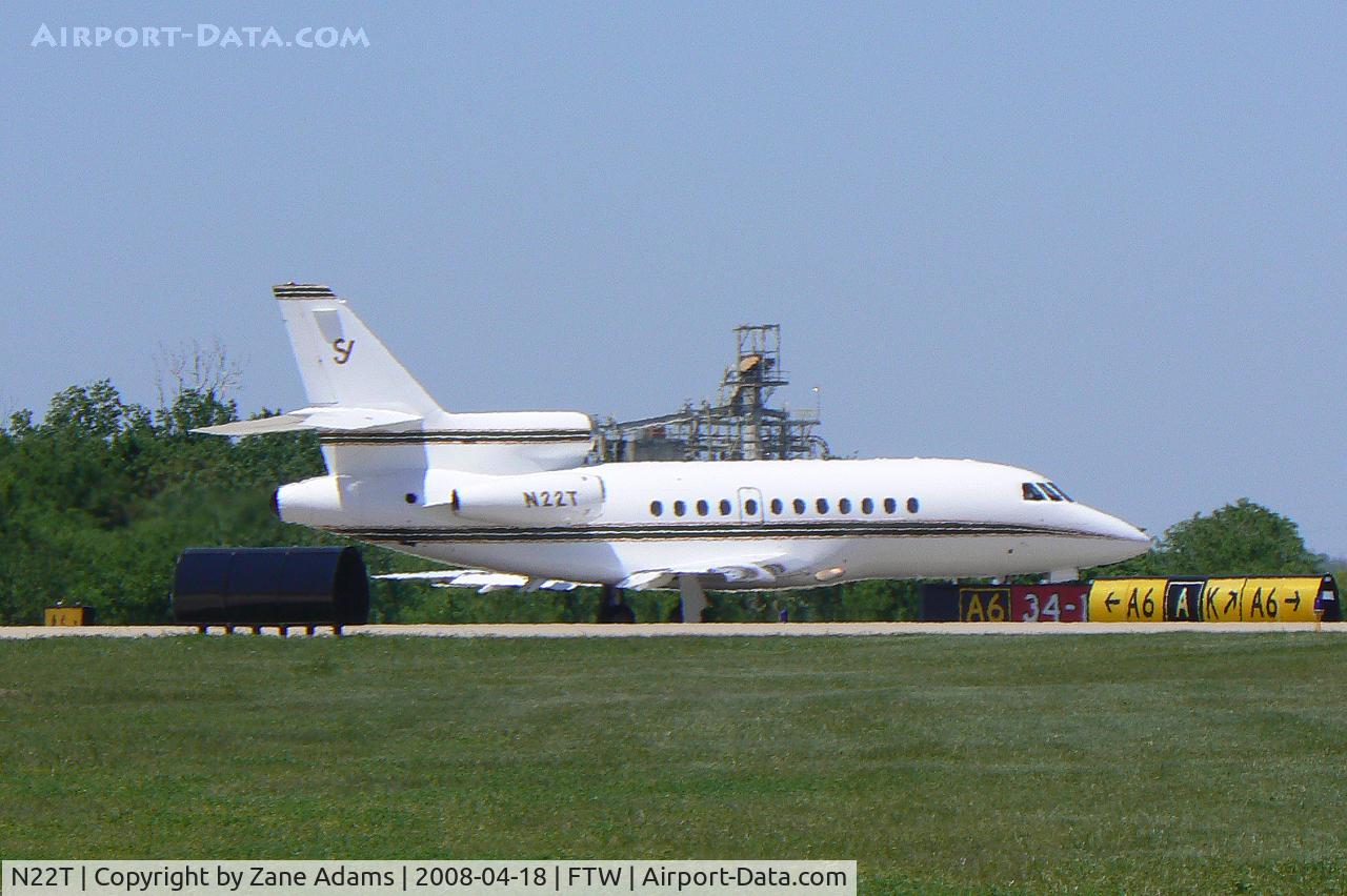 N22T, 1992 Dassault Falcon 900B C/N 119, Departing Meacham Field