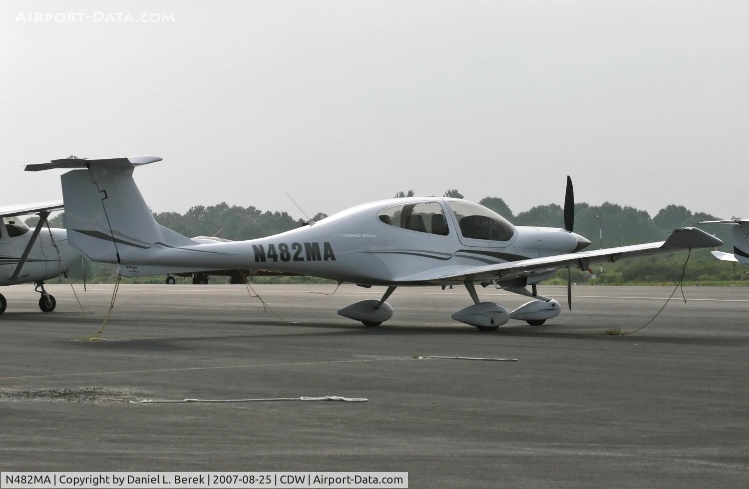N482MA, 2005 Diamond DA-40 Diamond Star C/N 40.552, Sleek four-seater at Caldwell.