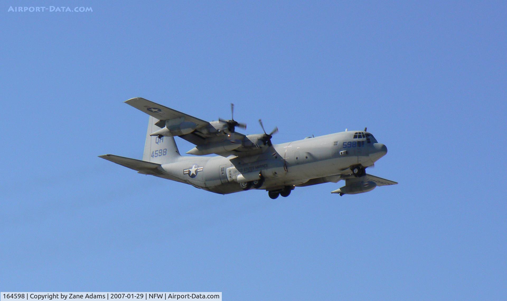 164598, Lockheed KC-130T-30 Hercules C/N 382-5263, Landing at Carswell Field