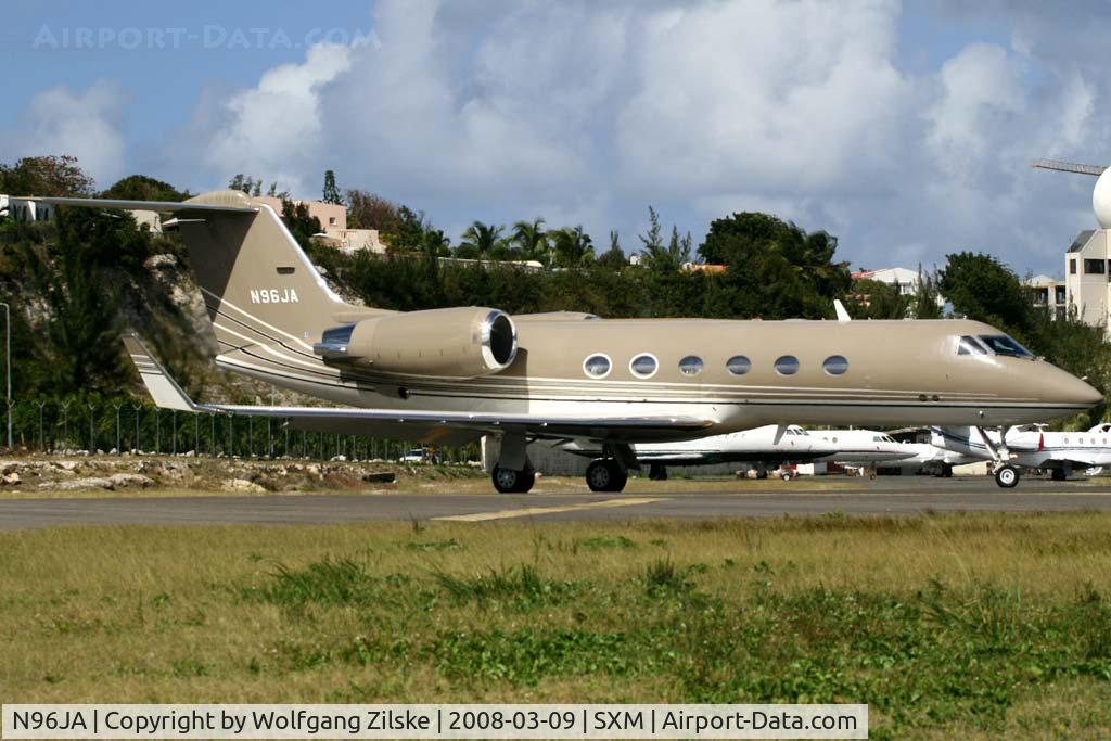 N96JA, 1993 Gulfstream Aerospace G-IV C/N 1226, visitor