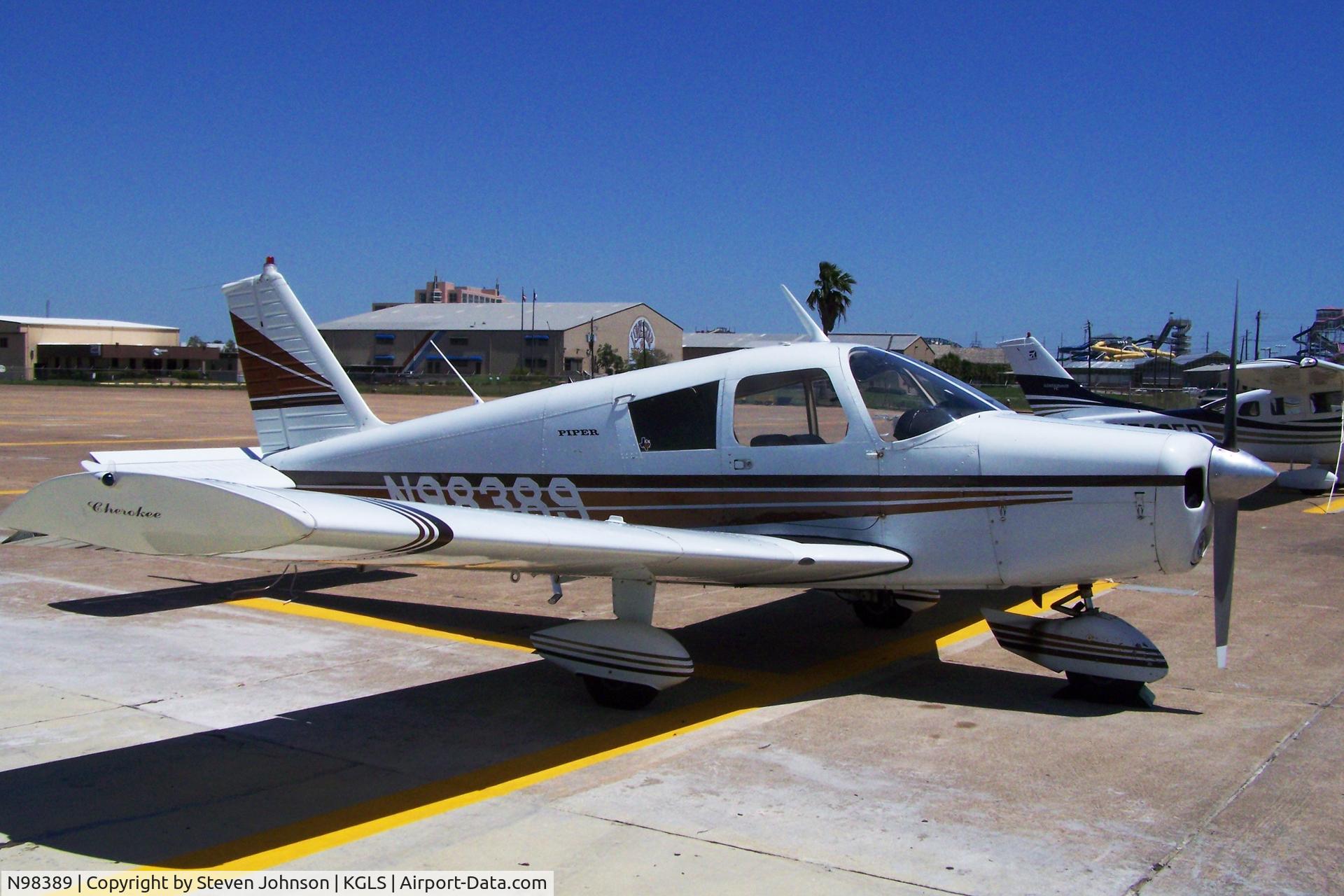 N98389, 1969 Piper PA-28-140 C/N 28-26207, N98389@KGLS