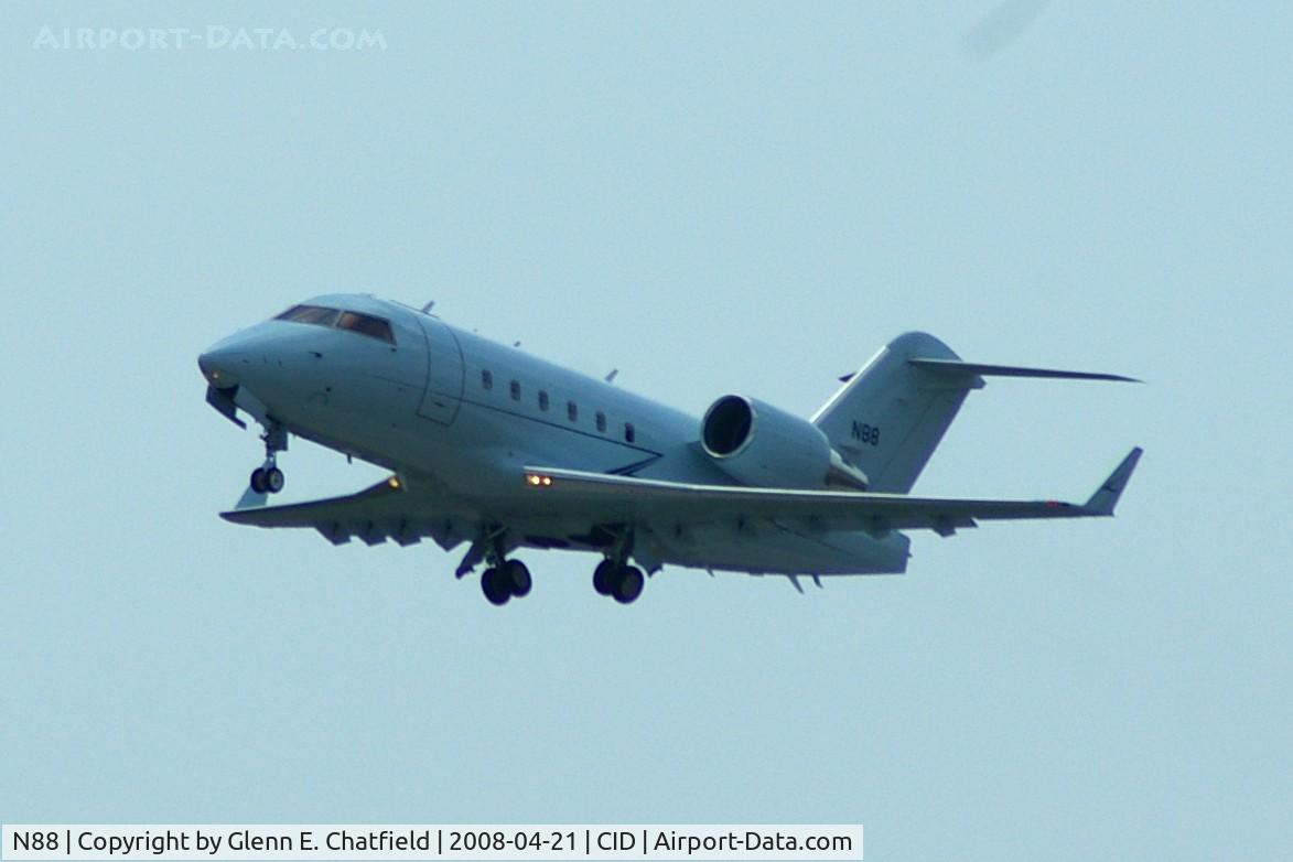 N88, 2004 Bombardier Challenger 604 (CL-600-2B16) C/N 5588, Departing Runway 9