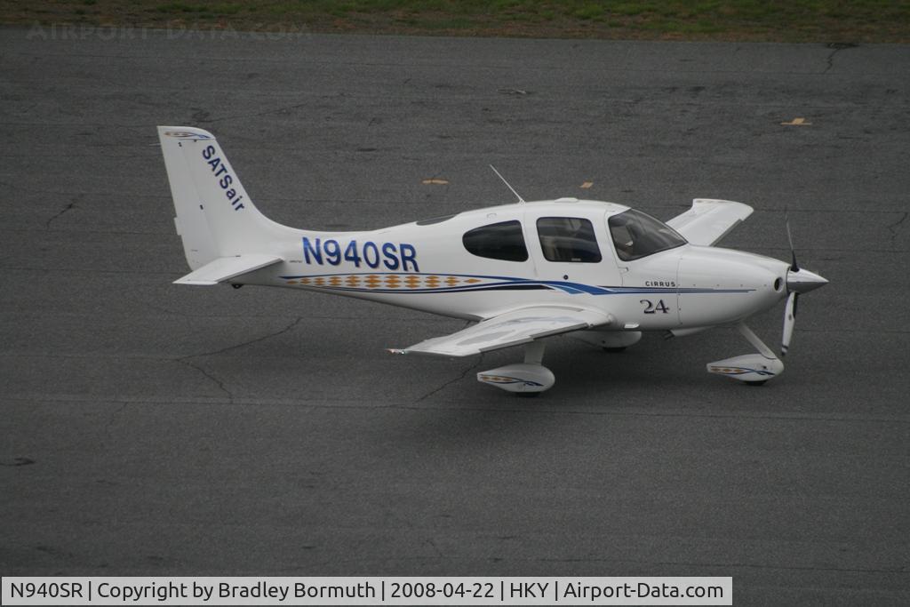 N940SR, 2006 Cirrus SR22 C/N 2169, A great day to take pictures.