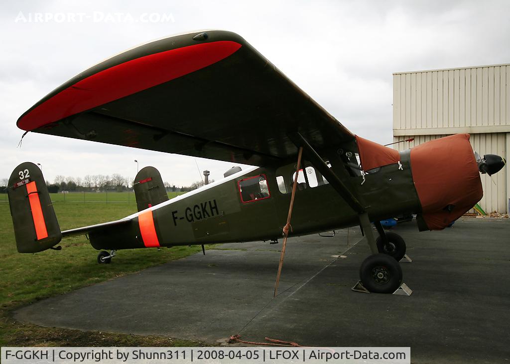 F-GGKH, Max Holste MH-1521C Broussard C/N 32, Waiting probably a small maintenance