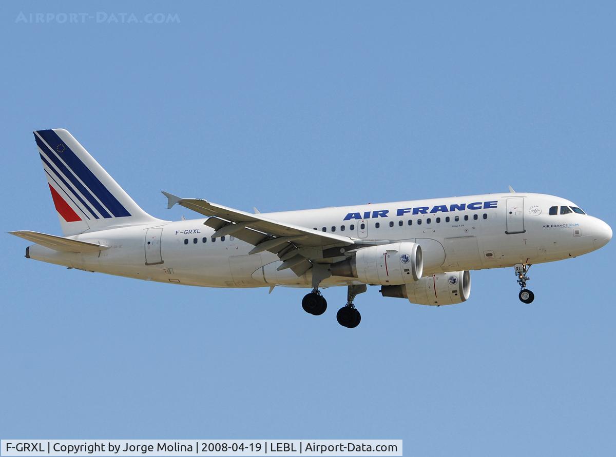 F-GRXL, 2006 Airbus A319-111 C/N 2938, Clear to land RWY 25R.