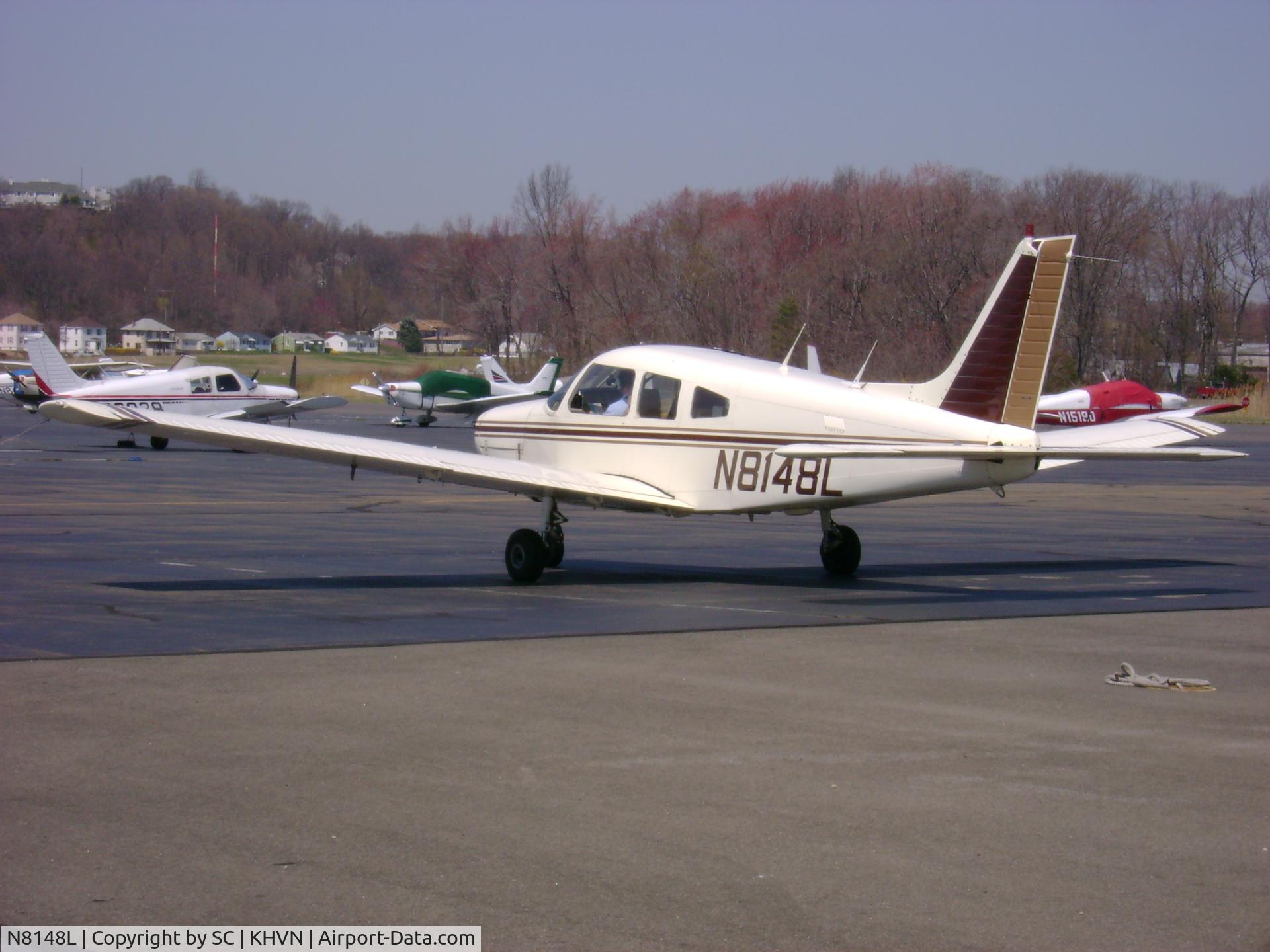 N8148L, 1979 Piper PA-28-161 Warrior C/N 28-8016249, N8148L pulling into parking space