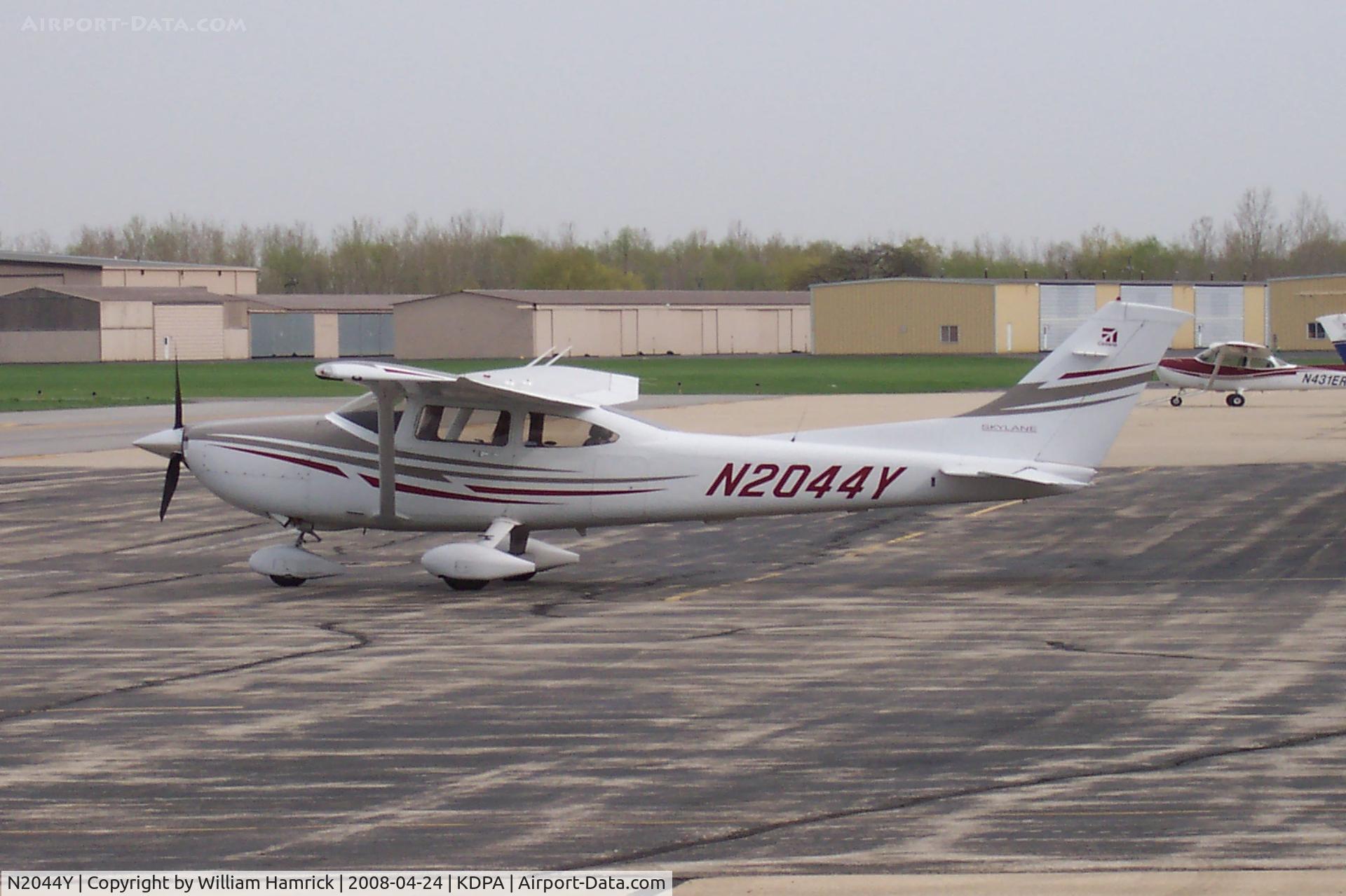 N2044Y, 2005 Cessna 182T Skylane C/N 18281643, Sitting on the Ramp at DuPage