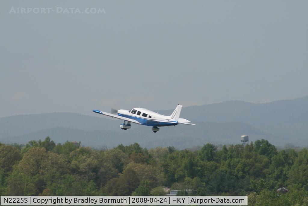 N2225S, 1979 Piper PA-32-300 Cherokee Six C/N 32-7940058, A great day to take pictures.