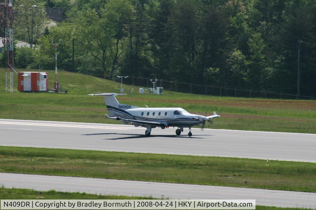 N409DR, 2000 Pilatus PC-12/45 C/N 377, A great day to take pictures.