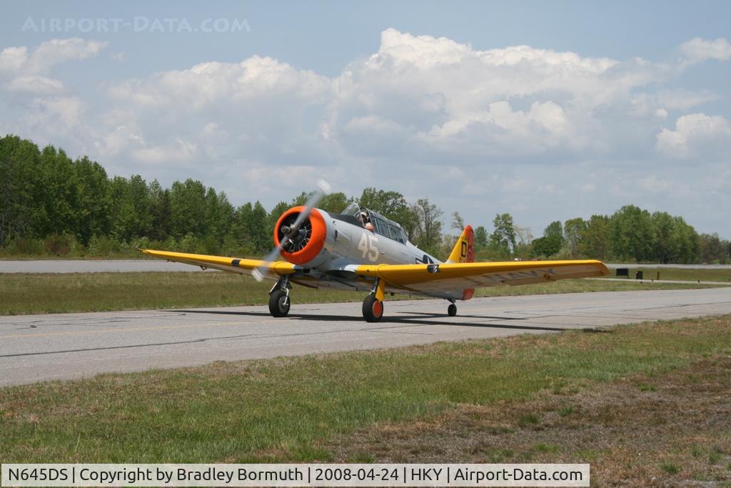 N645DS, 1944 North American SNJ-5 Texan Texan C/N 88-17678, A great day to take pictures.
