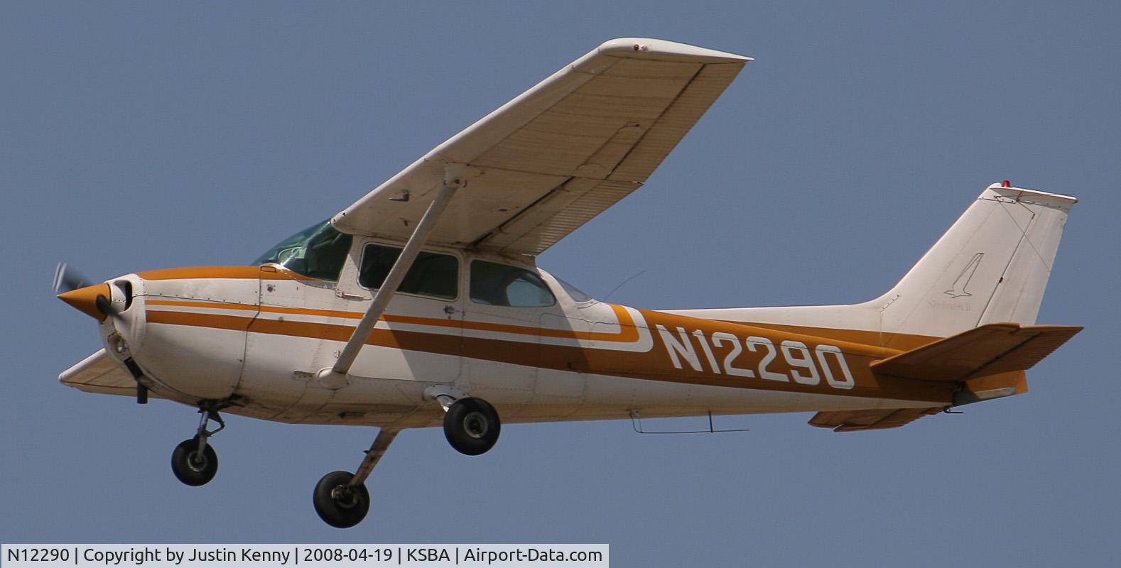 N12290, 1973 Cessna 172M C/N 17261912, N12290 Landing on runway 25 at KSBA