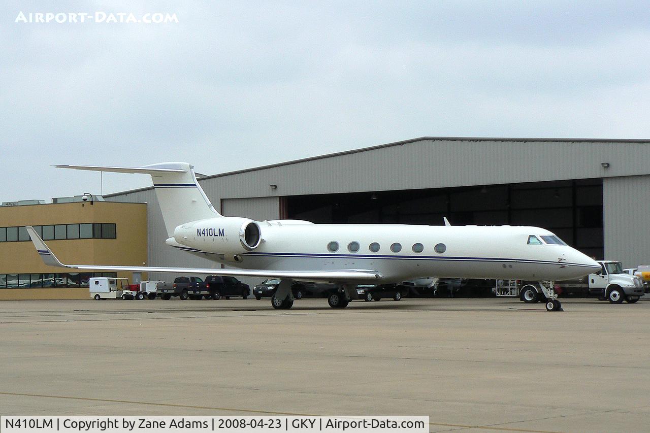 N410LM, 1999 Gulfstream Aerospace G-V C/N 578, At Arlington Municipal