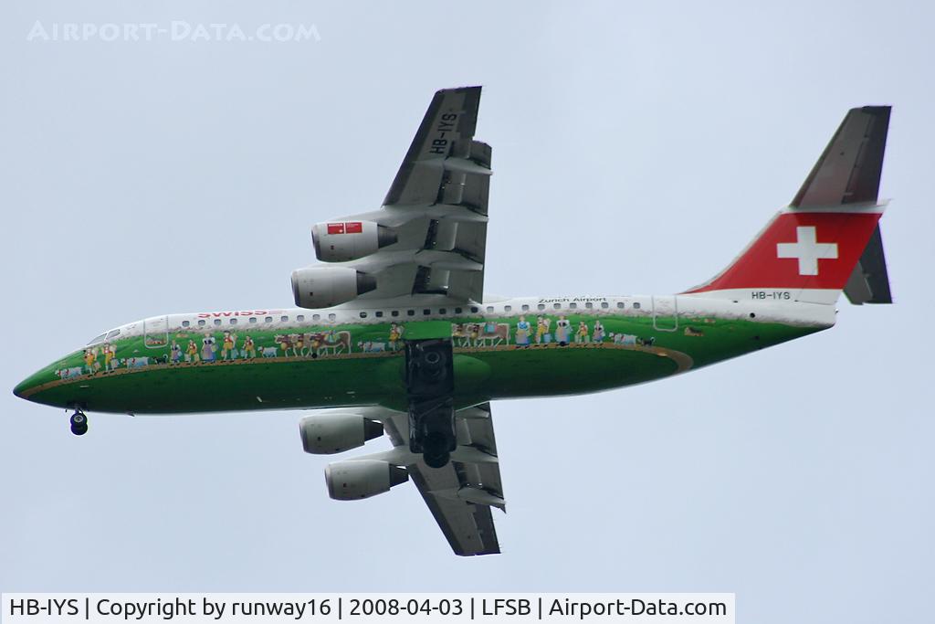 HB-IYS, 2001 British Aerospace Avro 146-RJ100 C/N E3381, landing from Warschau rwy 34