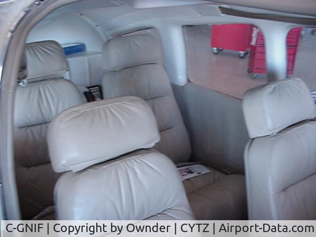 C-GNIF, 1975 Piper PA-28R-200 Cherokee Arrow C/N 28R-7535133, Interior