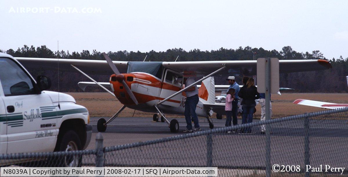 N8039A, 1952 Cessna 170B C/N 20891, Garnering a bit of a crowd