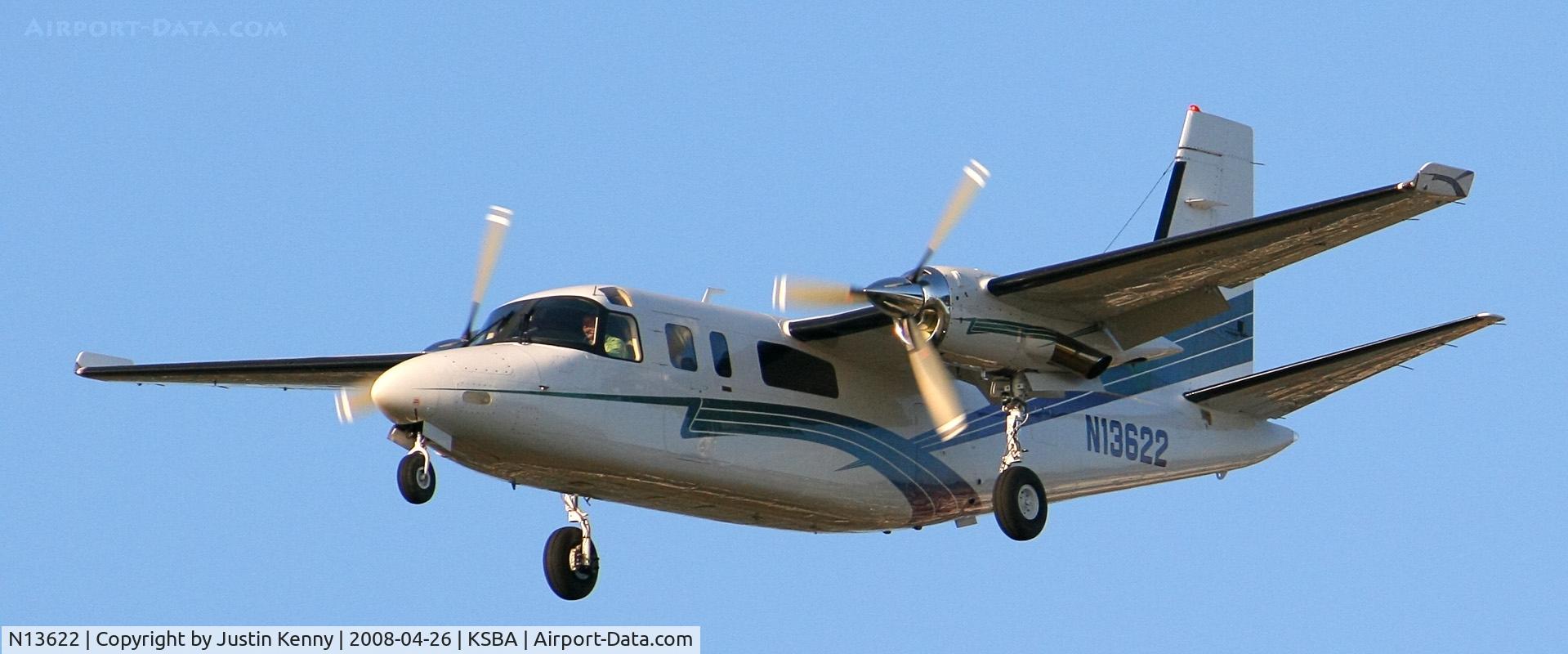 N13622, 1978 Rockwell 690B Turbo Commander C/N 11469, N13622 Landing on runway 25 at KSBA