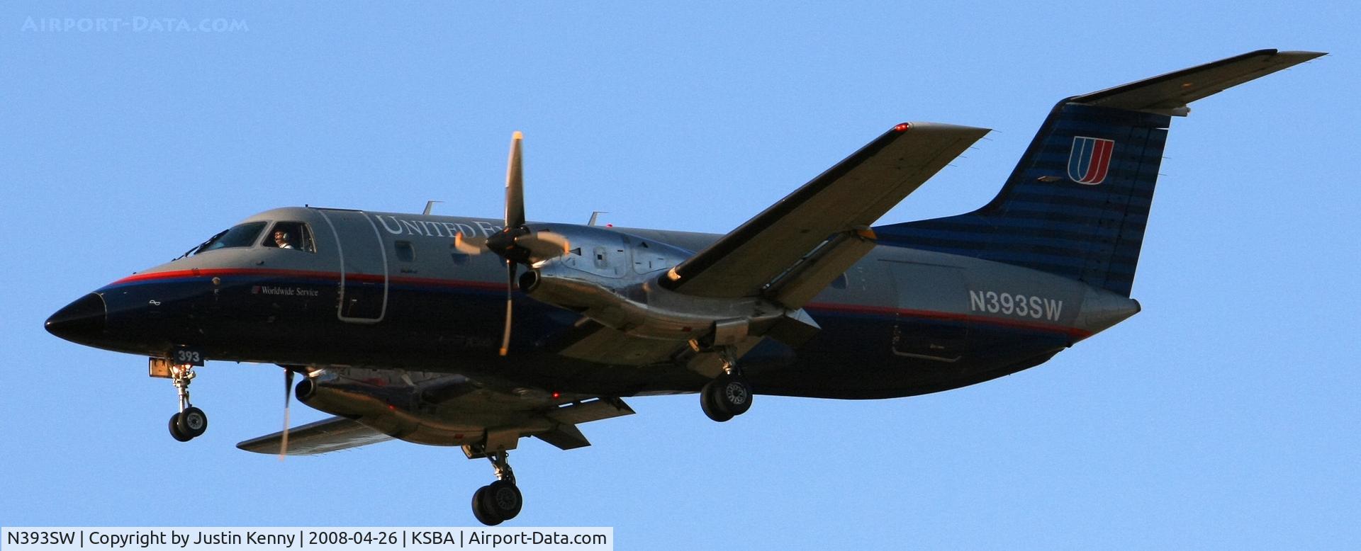 N393SW, 1997 Embraer EMB-120ER C/N 120.330, N393SW Landing on runway 25 at KSBA