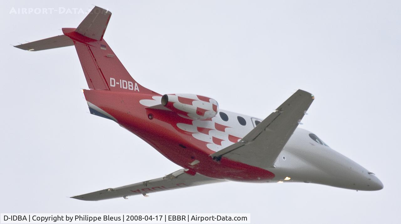 D-IDBA, 2006 Raytheon 390 Premier 1A C/N RB-164, Climbing from rwy 07R lik a rocket.