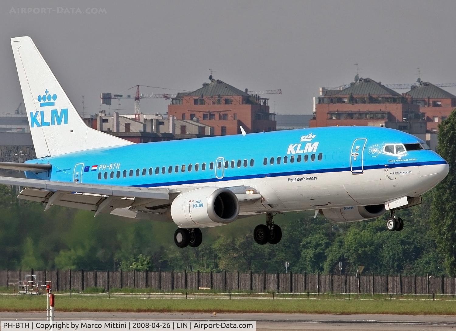 PH-BTH, 1997 Boeing 737-306 C/N 28719, Landing at Milano LIN