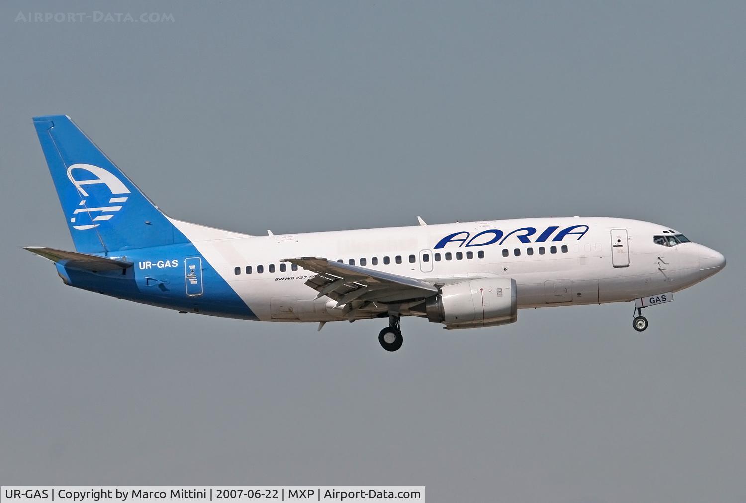 UR-GAS, 1993 Boeing 737-528 C/N 25236, Landing at Milano MXP
