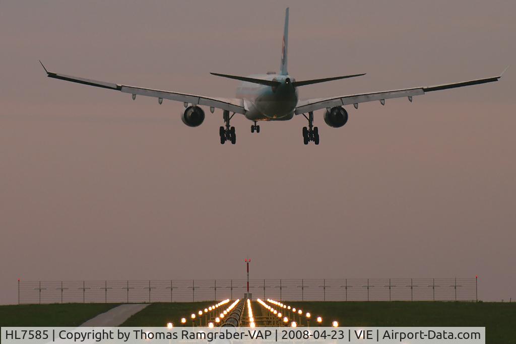 HL7585, Airbus A330-323 C/N 350, Korean Air Airbus A330-300
