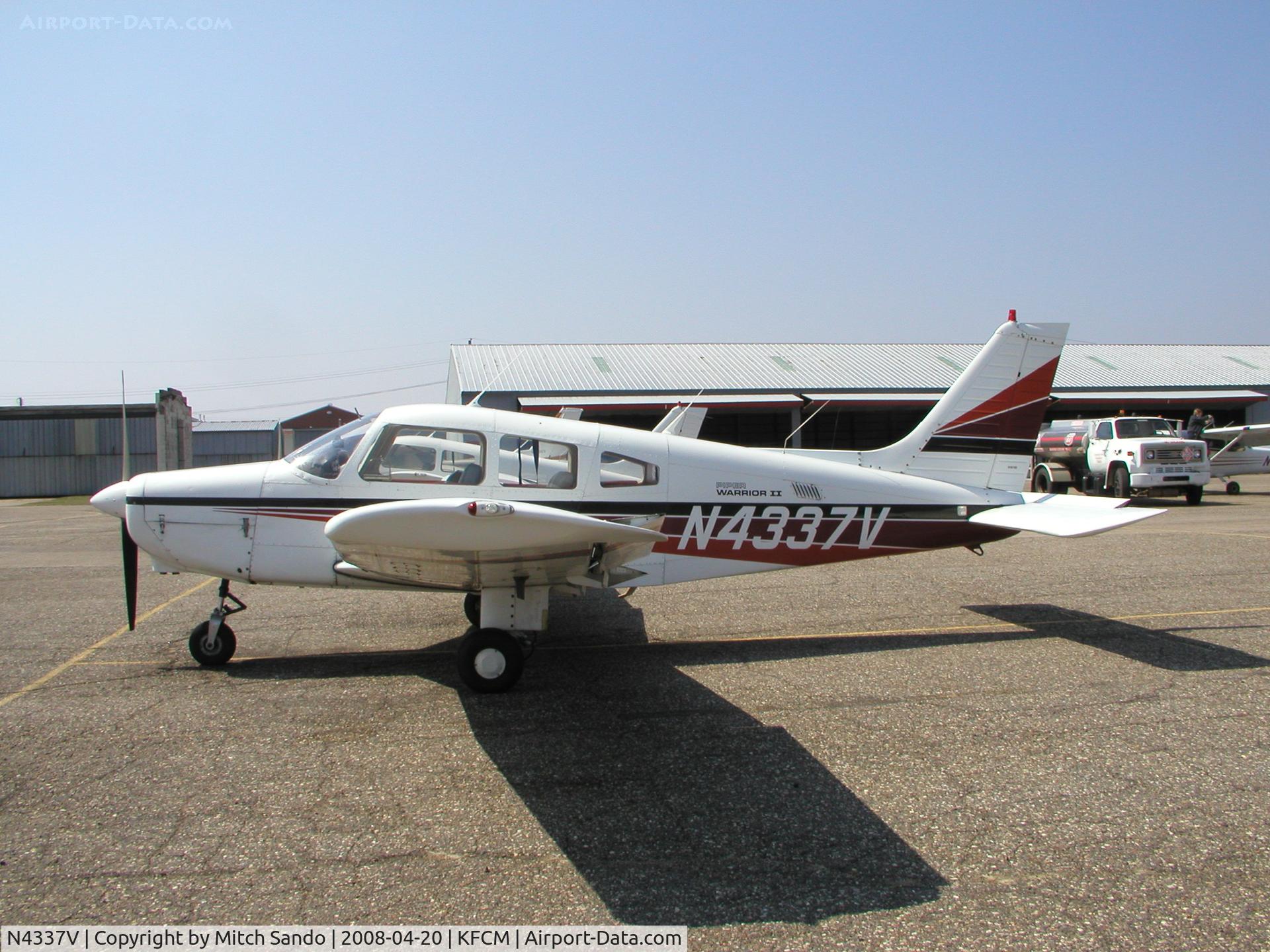 N4337V, 1984 Piper PA-28-161 C/N 28-8416045, Parked at Thunderbird Aviation.