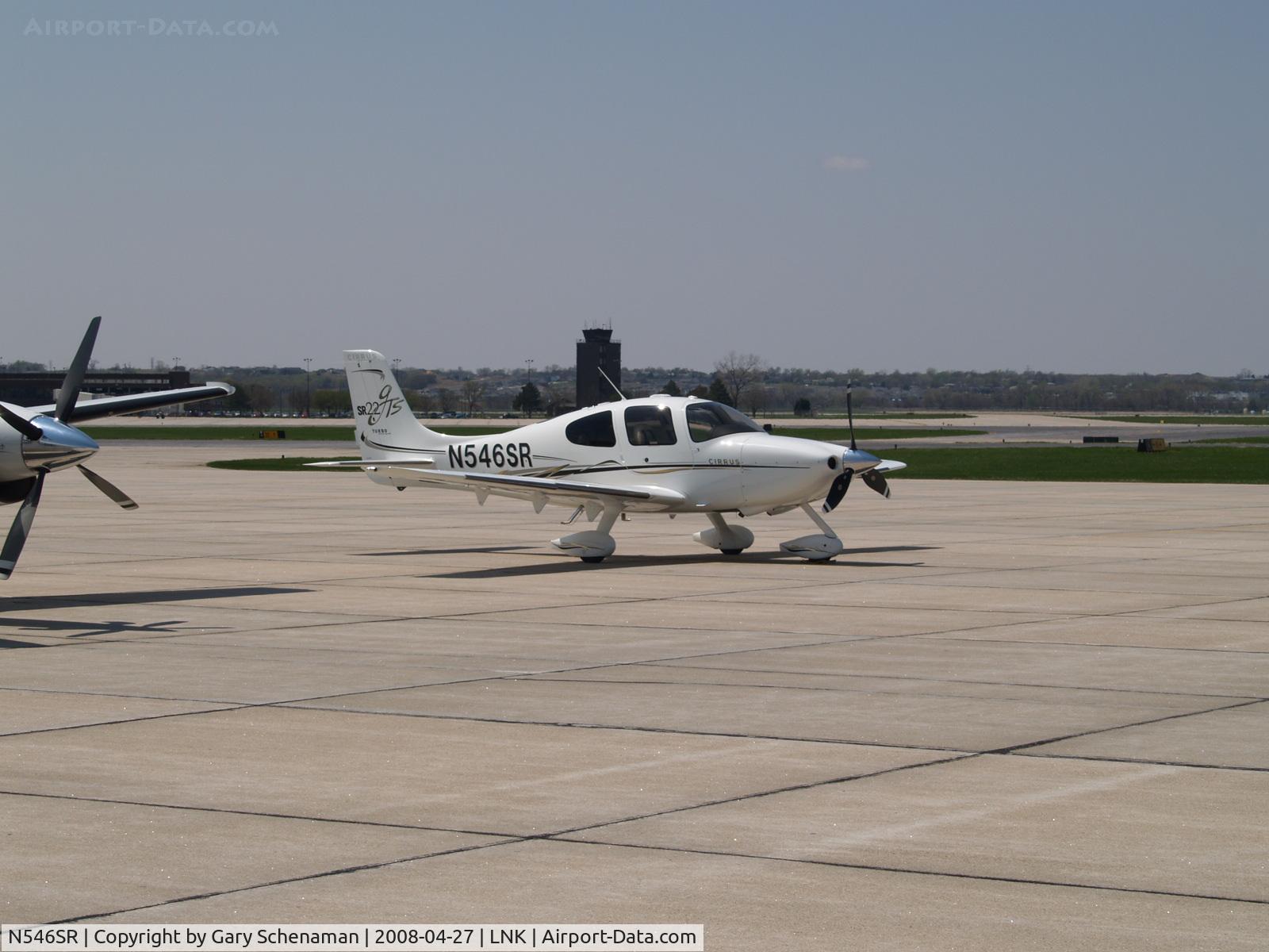N546SR, 2007 Cirrus SR22 C/N 2430, Refuelling stop