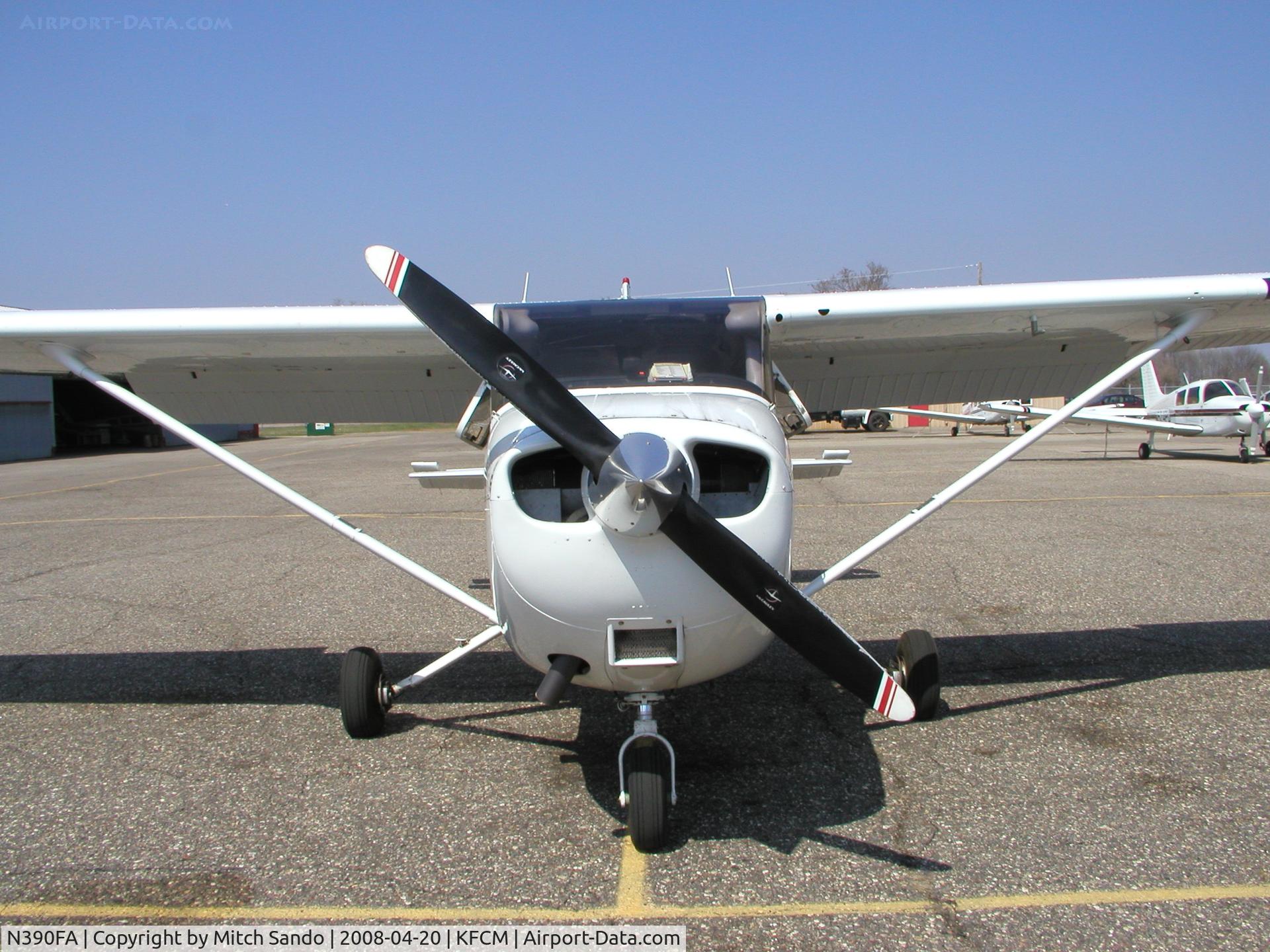 N390FA, 2003 Cessna 172S C/N 172S9390, Parked at Thunderbird Aviation.