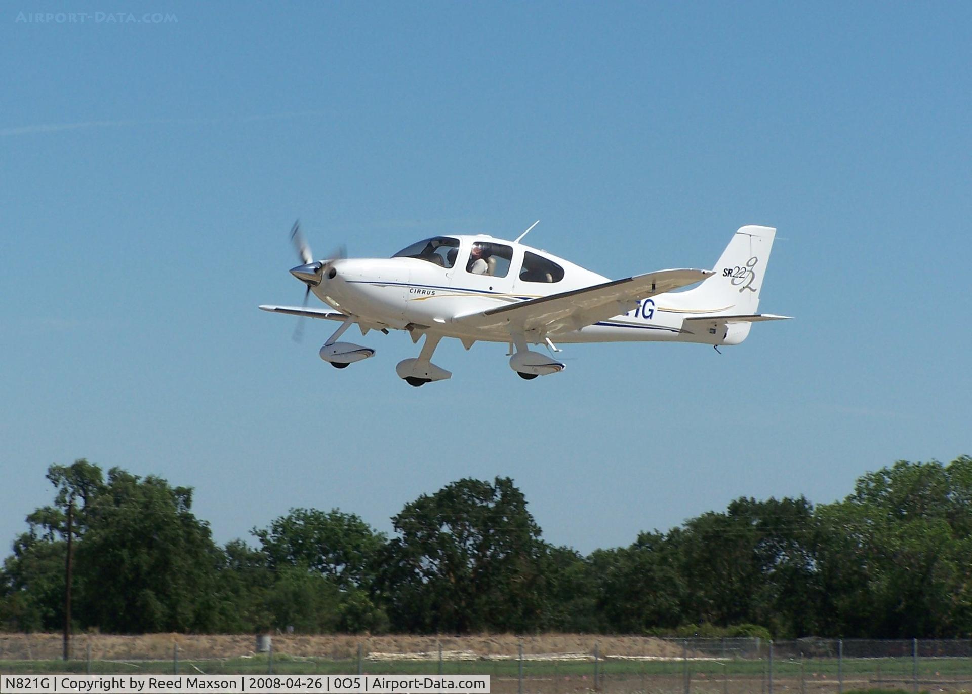 N821G, 2005 Cirrus SR22 G2 C/N 1471, Departing 34