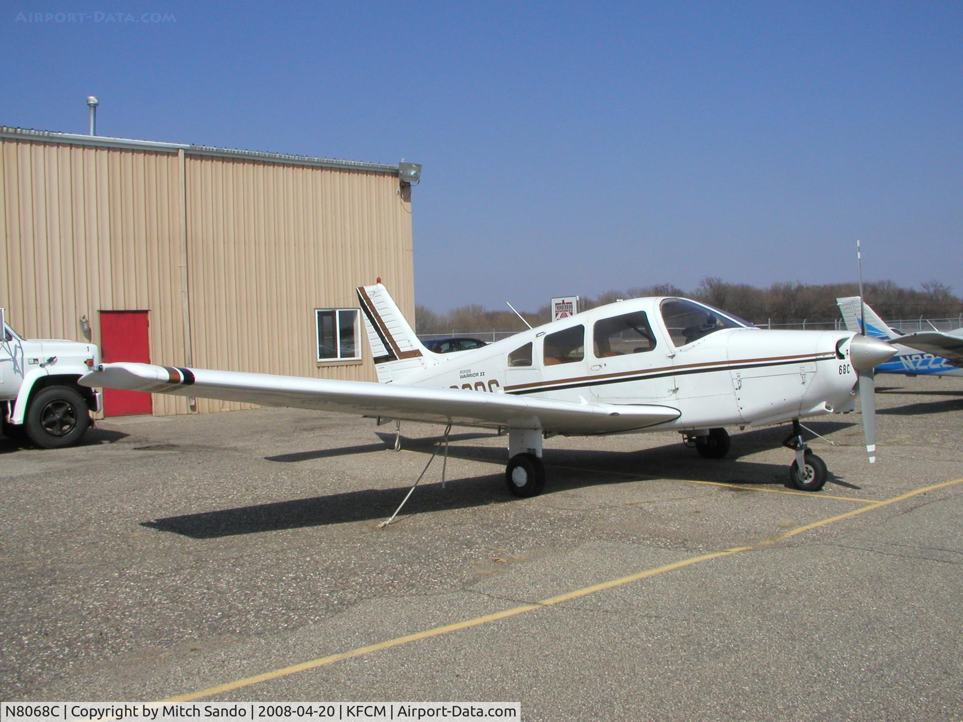 N8068C, 1981 Piper PA-28-161 C/N 28-8216099, Parked at Thunderbird Aviation.