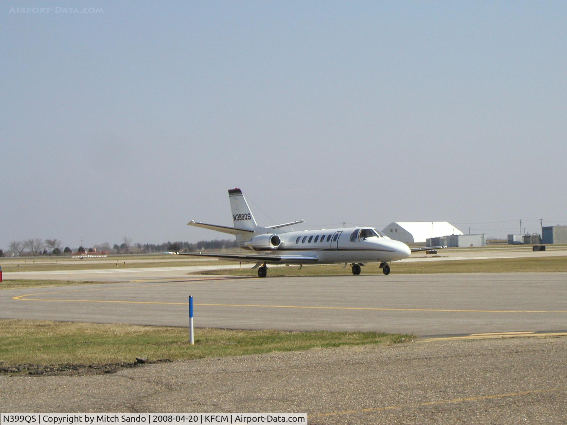 N399QS, 1999 Cessna 560 C/N 560-0510, Taxiing to Runway 10R before departing IFR to Fayetteville, AR (FYV) as EJA399.