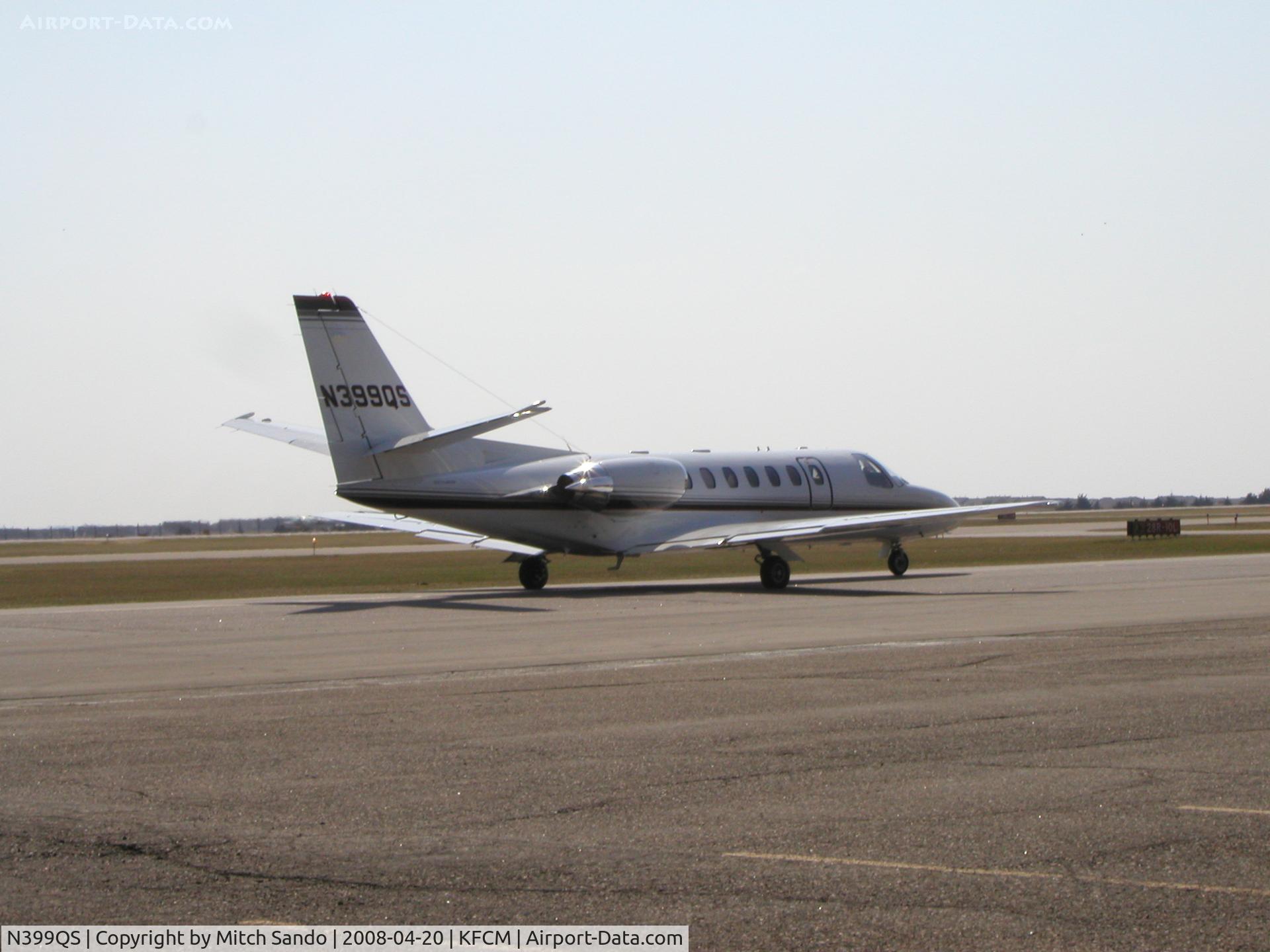 N399QS, 1999 Cessna 560 C/N 560-0510, Taxiing to Runway 10R before departing IFR to Fayetteville, AR (FYV) as EJA399.