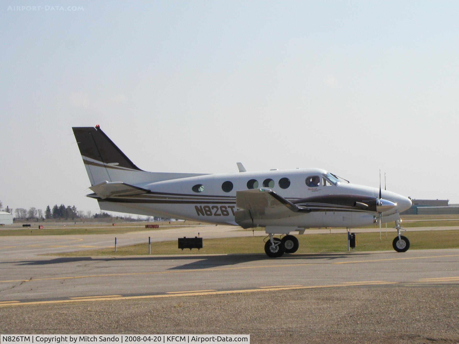 N826TM, 2007 Hawker Beechcraft Corp C90GTI King Air C/N LJ-1857, Taxiing to Runway 10R before departing IFR to De Kalb, IL (DKB).
