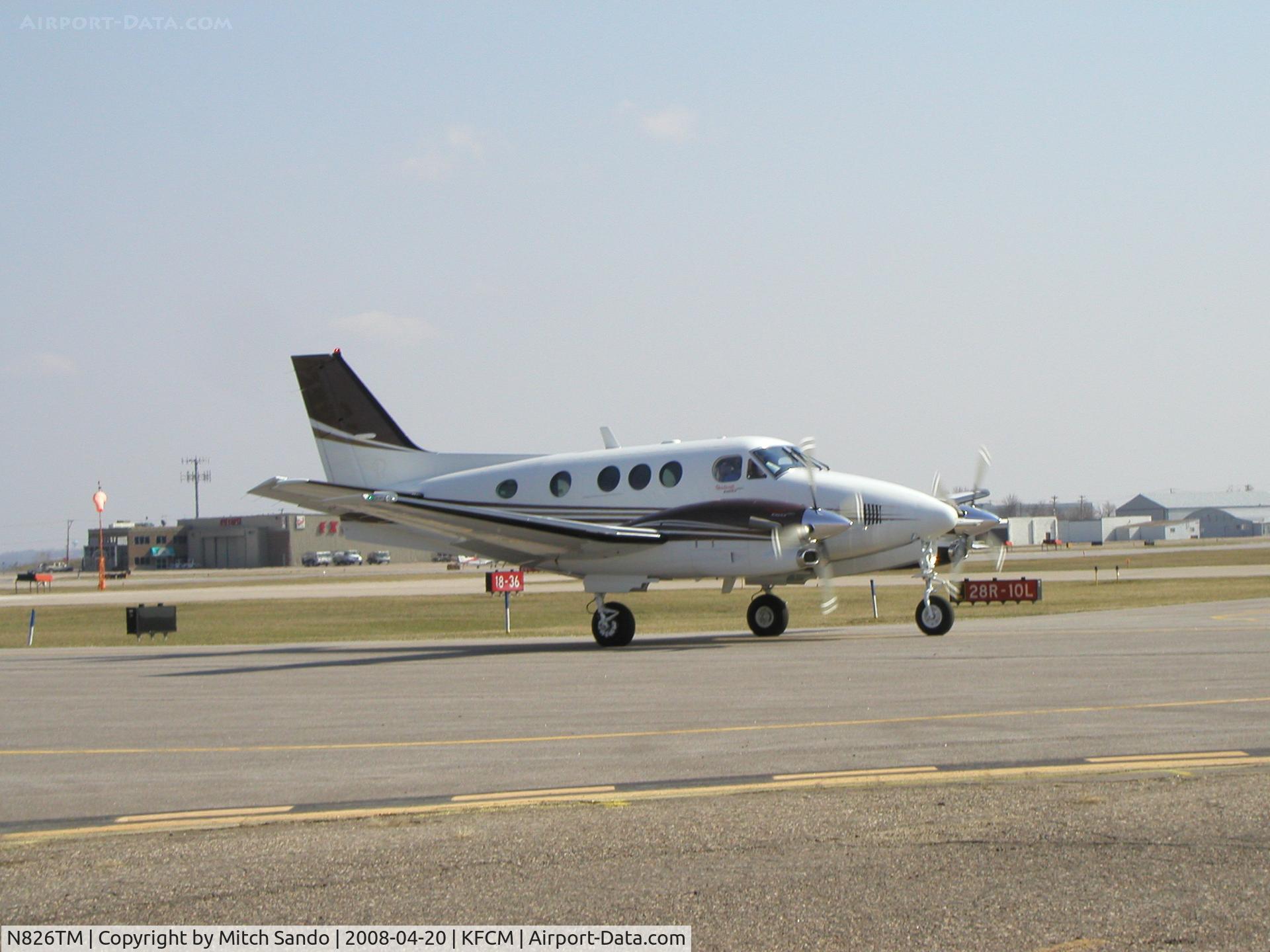 N826TM, 2007 Hawker Beechcraft Corp C90GTI King Air C/N LJ-1857, Taxiing to Runway 10R before departing IFR to De Kalb, IL (DKB).