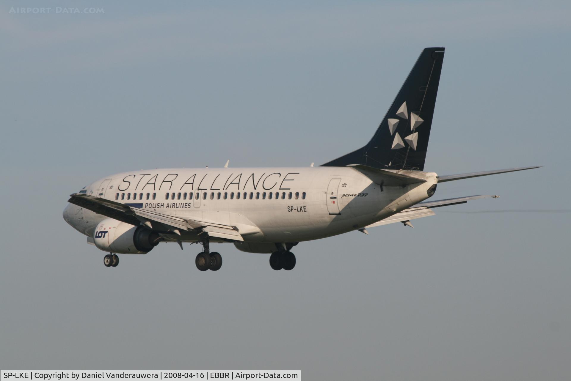 SP-LKE, 1993 Boeing 737-55D C/N 27130, flight LO235 is descending to rwy 25L