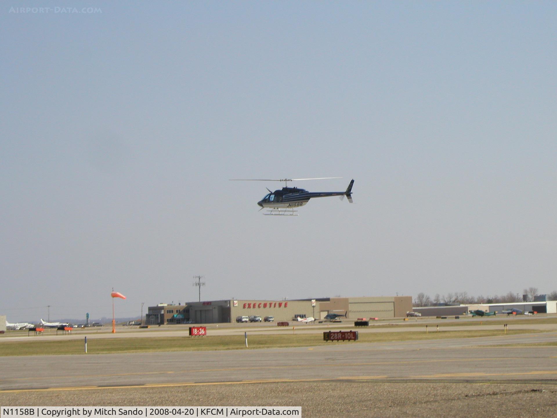 N1158B, 1996 Bell 206B JetRanger III C/N 4431, On approach to the Elliott Ramp.