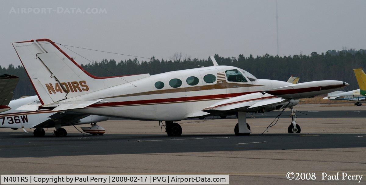N401RS, 1967 Cessna 401 C/N 401-0073, Still here, now with all three tires flat