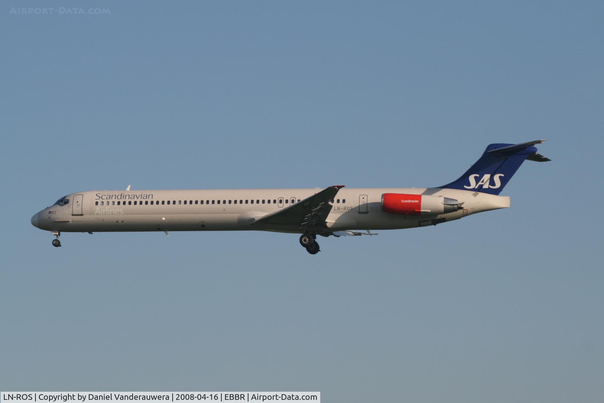 LN-ROS, 1986 McDonnell Douglas MD-83 (DC-9-83) C/N 49421, flight SK1591 is descending to rwy 25L