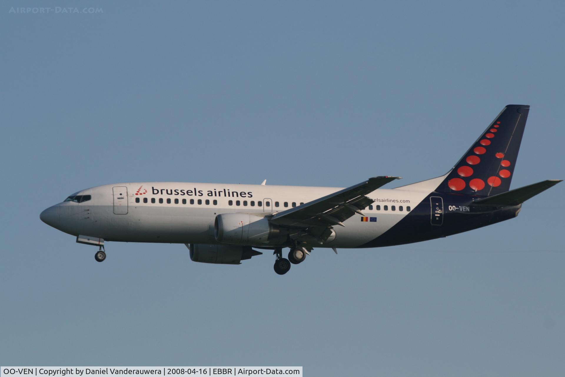 OO-VEN, 1998 Boeing 737-36N C/N 28586, flight SN3597 is descending to rwy 25L