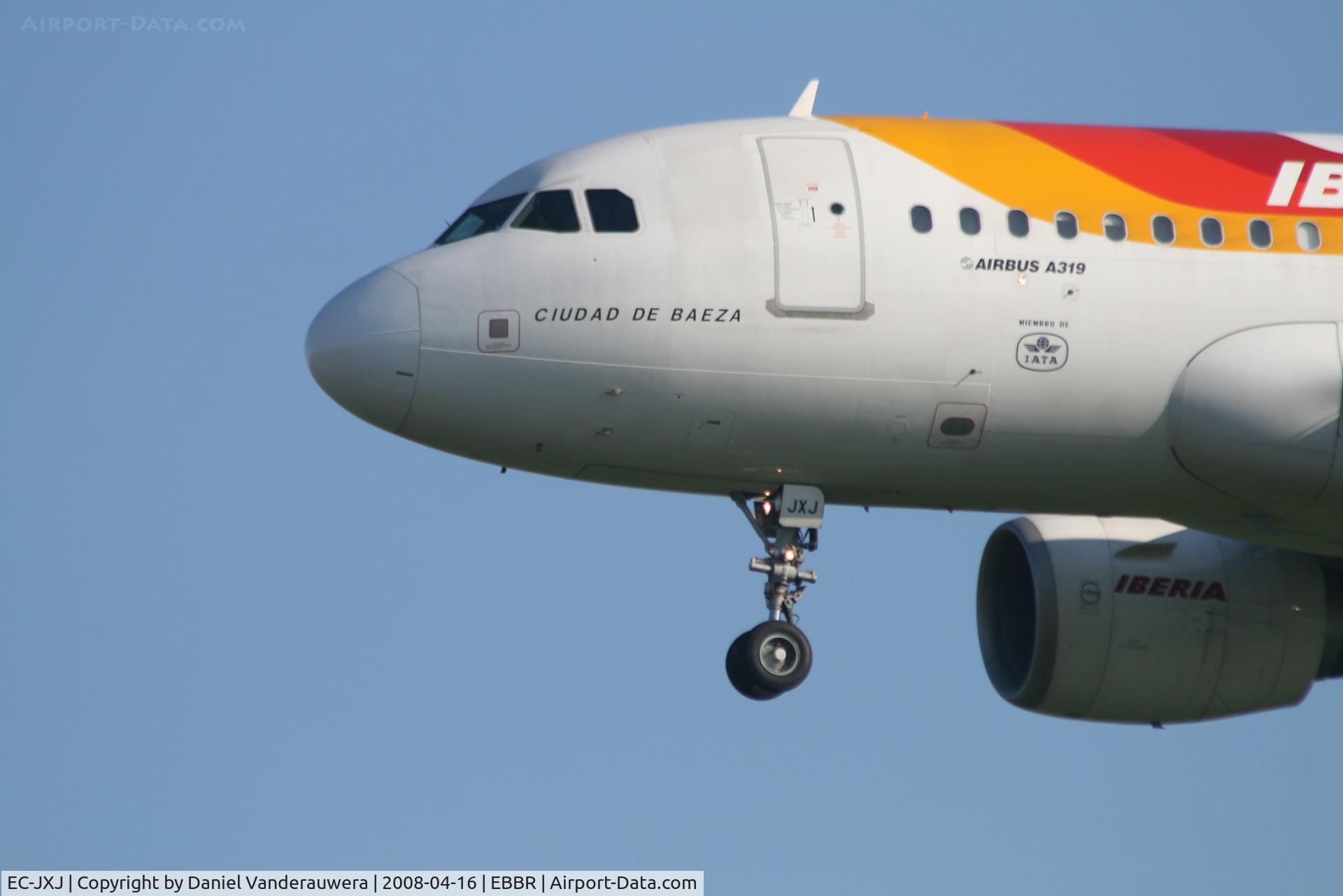 EC-JXJ, 2006 Airbus A319-111 C/N 2889, arrival of flight IB3216 to rwy 25L