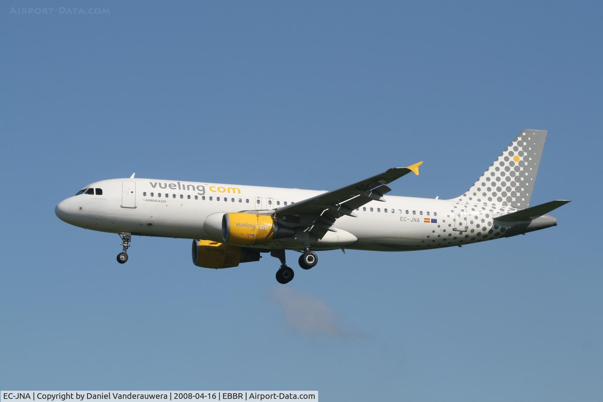 EC-JNA, 2005 Airbus A320-214 C/N 2596, flight VY7060 is descending to rwy 25L
