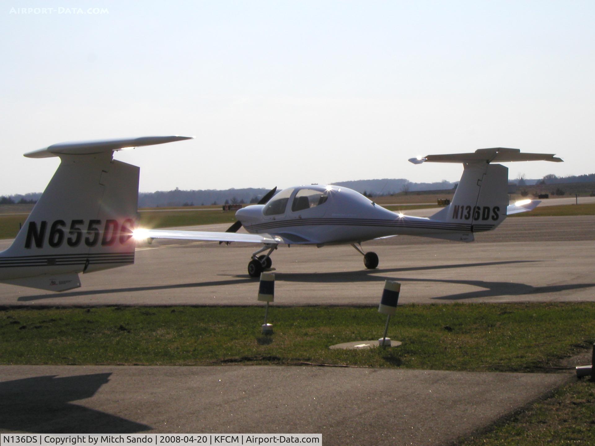 N136DS, Diamond DA-40 Diamond Star C/N 40.455, Parked on the ramp at ASI Jet Center.