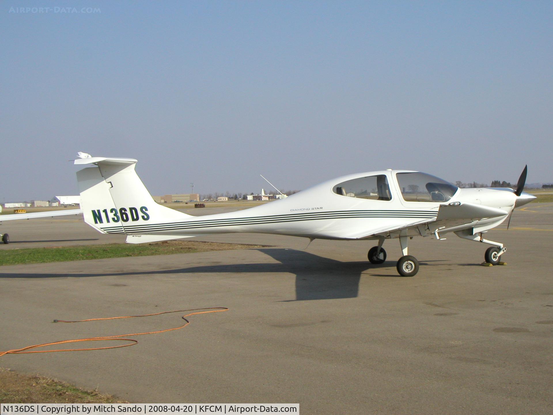 N136DS, Diamond DA-40 Diamond Star C/N 40.455, Parked on the ramp at ASI Jet Center.